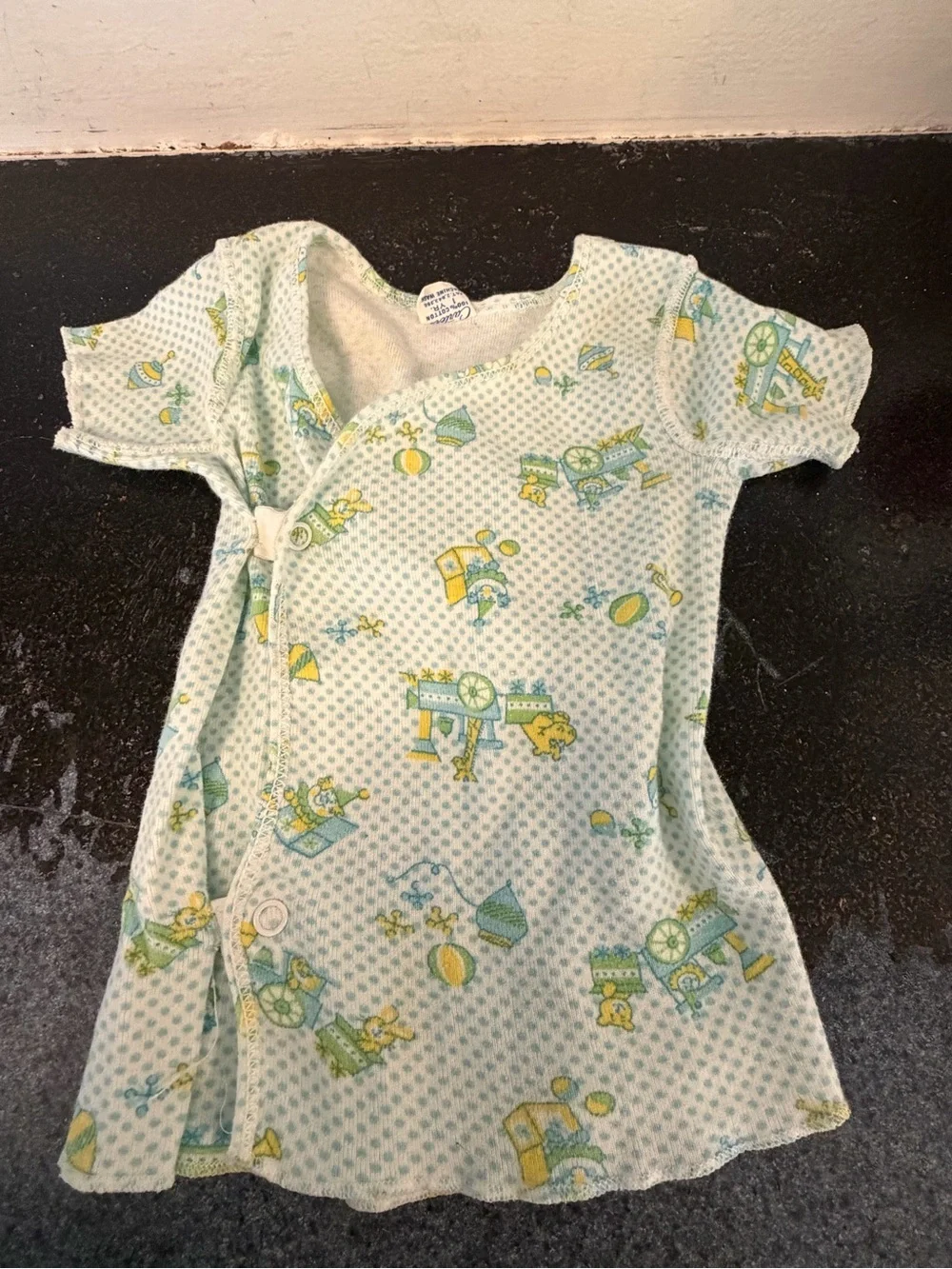 Infant Unisex CARTERS VINTAGE 1979 Cotton side snap Yellow/Aqua Undershirts 1YR